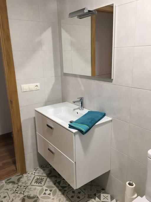 Apartamento; En El Camino Con Wifi Apartment